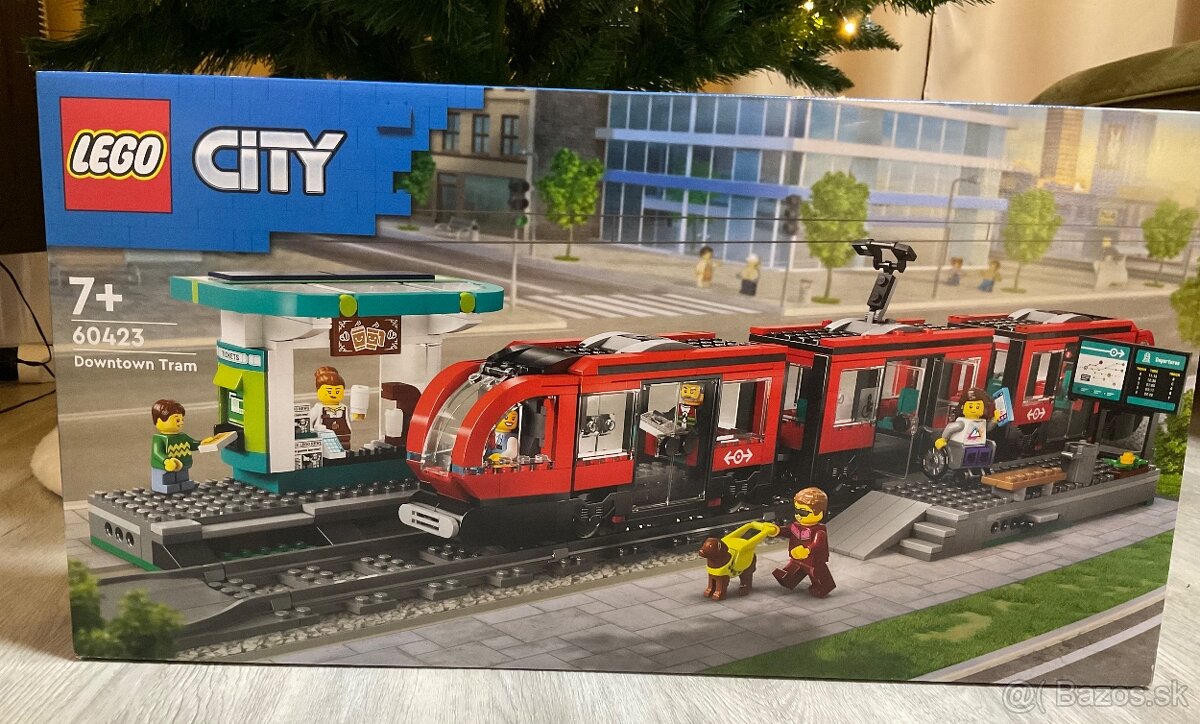 LEGO 60423 City Električka a zastávka v centre mesta - nove