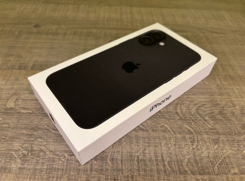 Predám úplne nový "nerozbalený" IPHONE 16 plus 128gb.