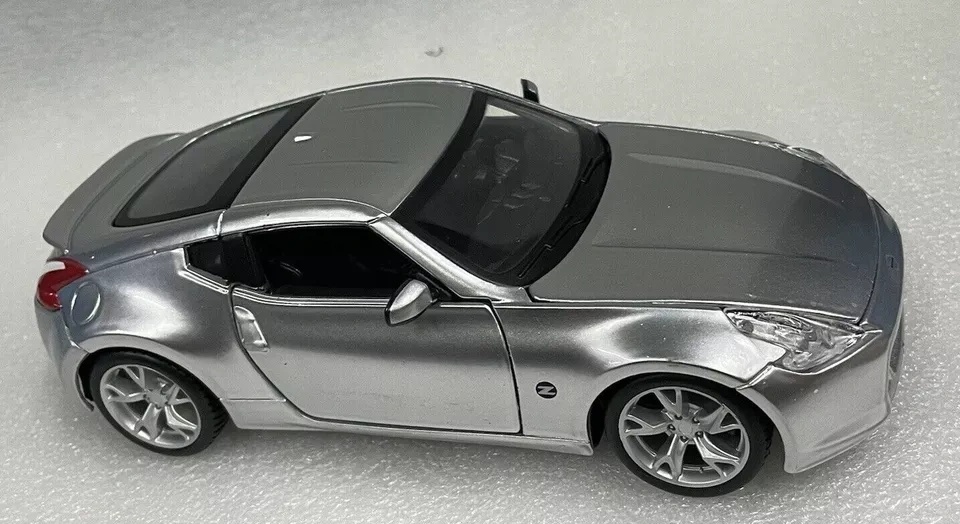 Nissan 370z 1:24 Maisto