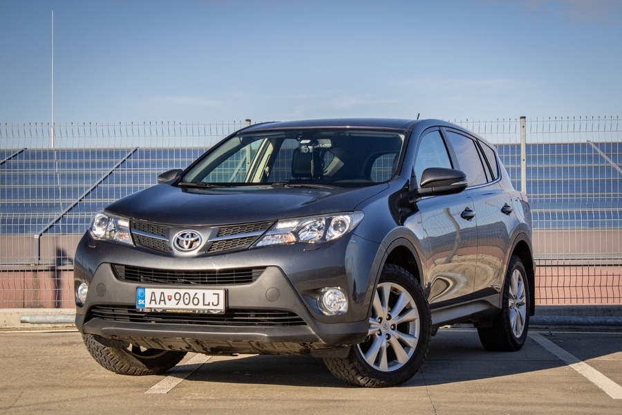 Toyota RAV4 2.2l D-CAT 150 Premium A/T