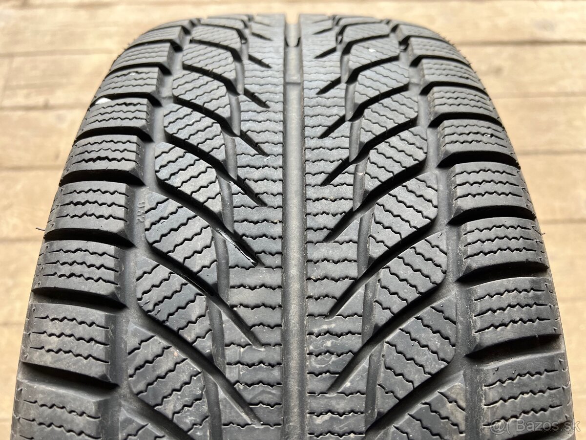 225/40R18 92V GOODRIDE Snowmaster