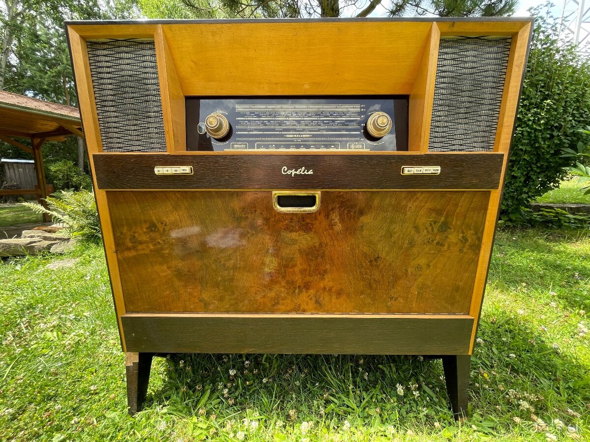 Rádio Tesla Copélia