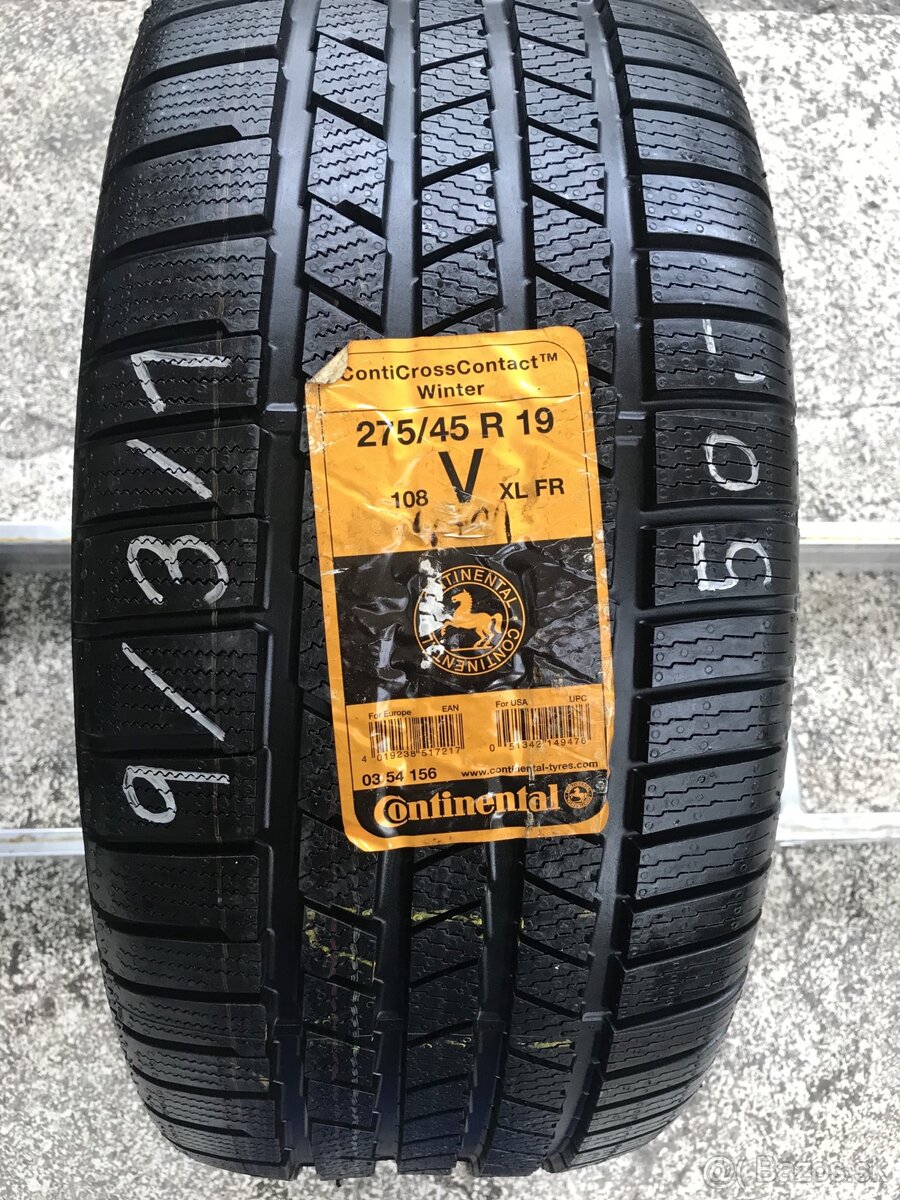 275/45 R19