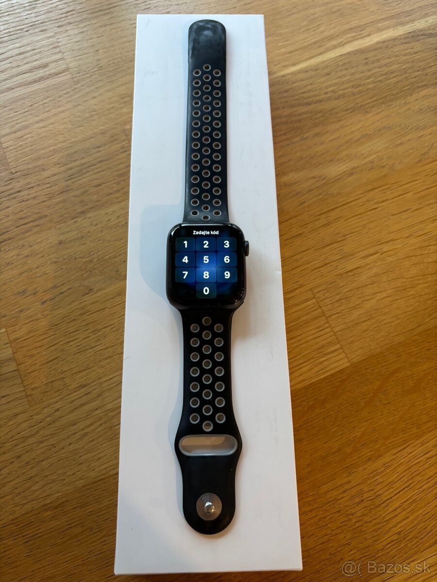 Apple Watch Series 6 44 mm space gray aluminum case