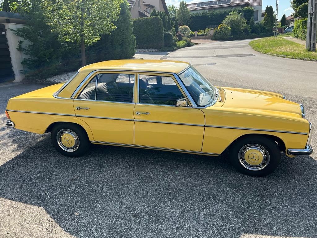 Mercedes Benz W 115 200D,po renovacii.ROZPREDAJ ZBIERKY