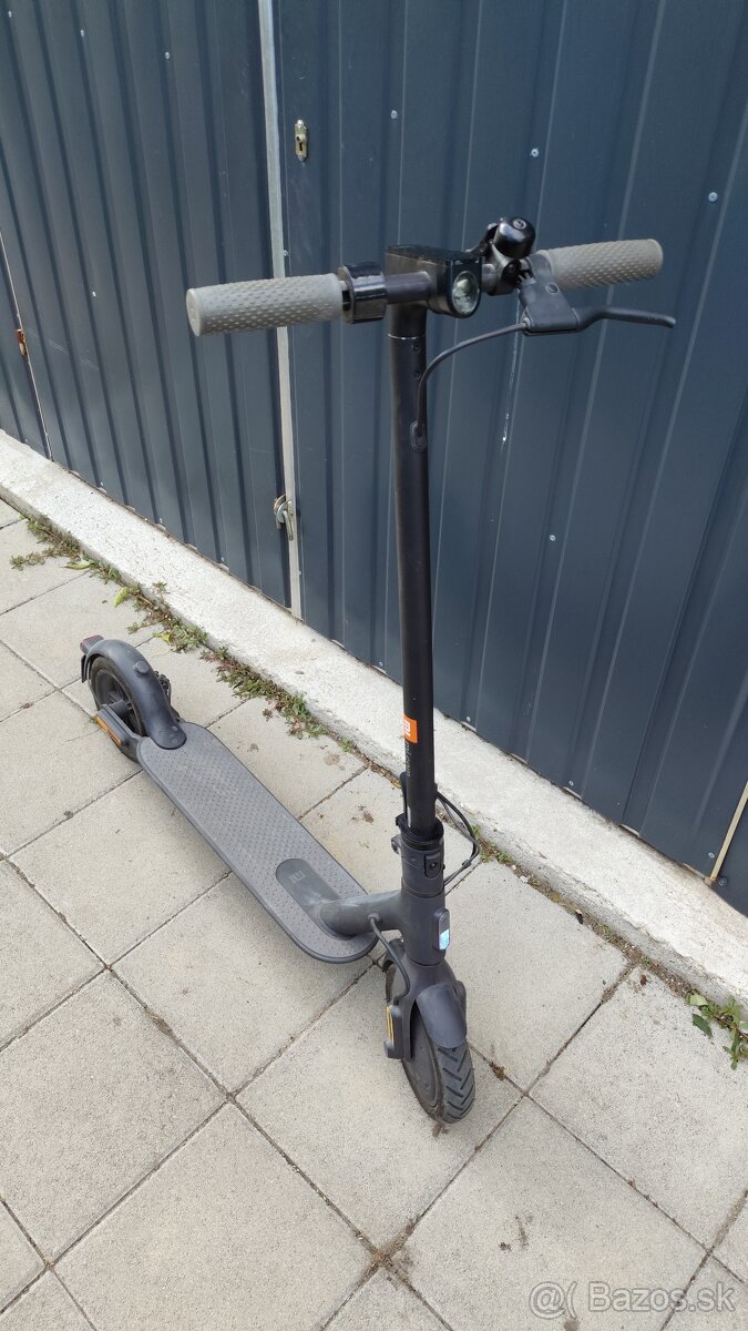 Predám elektrickú kolobežku XIAOMI MI Elekctric Scooter 1S