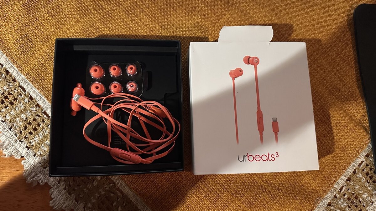 urbeats 3 sluchadlá lighting koncovka