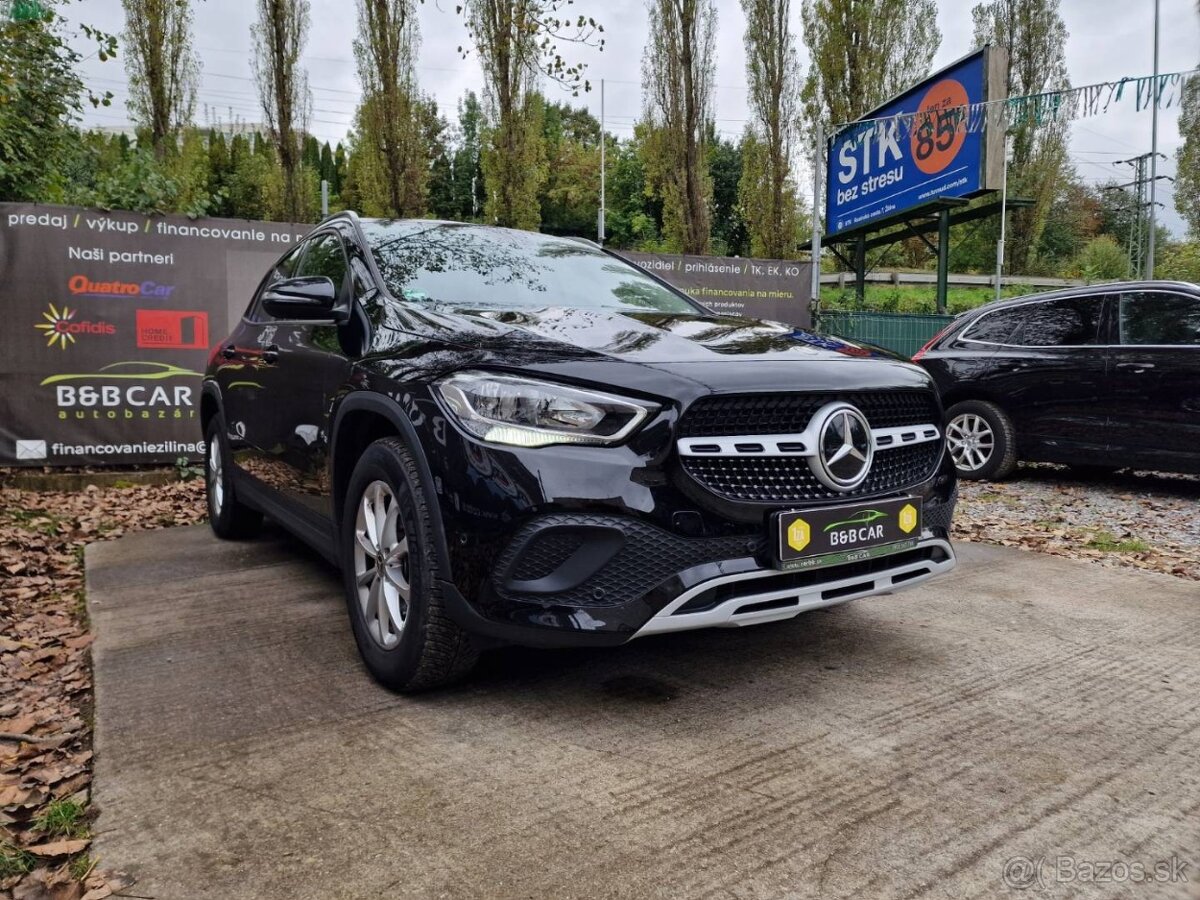 Mercedes-Benz GLA 180 A/T