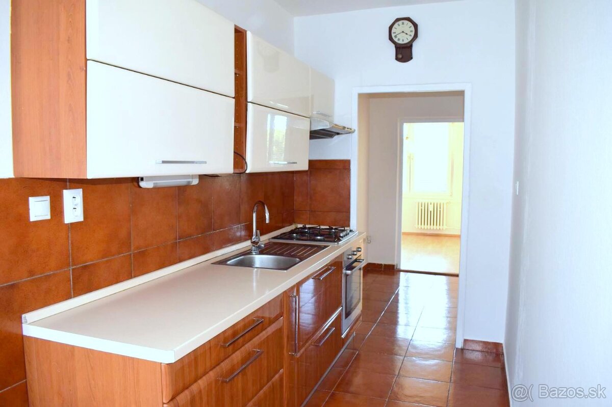 3 izbový byt s balkónom/74 m2/ Žilina - Vlčince