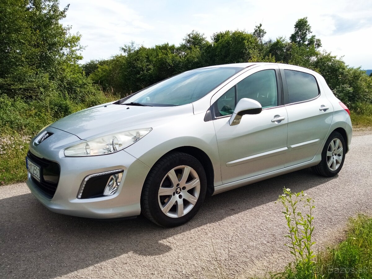 Peugeot 308 1,6eHdi Facelift 10/2011    156tis.km