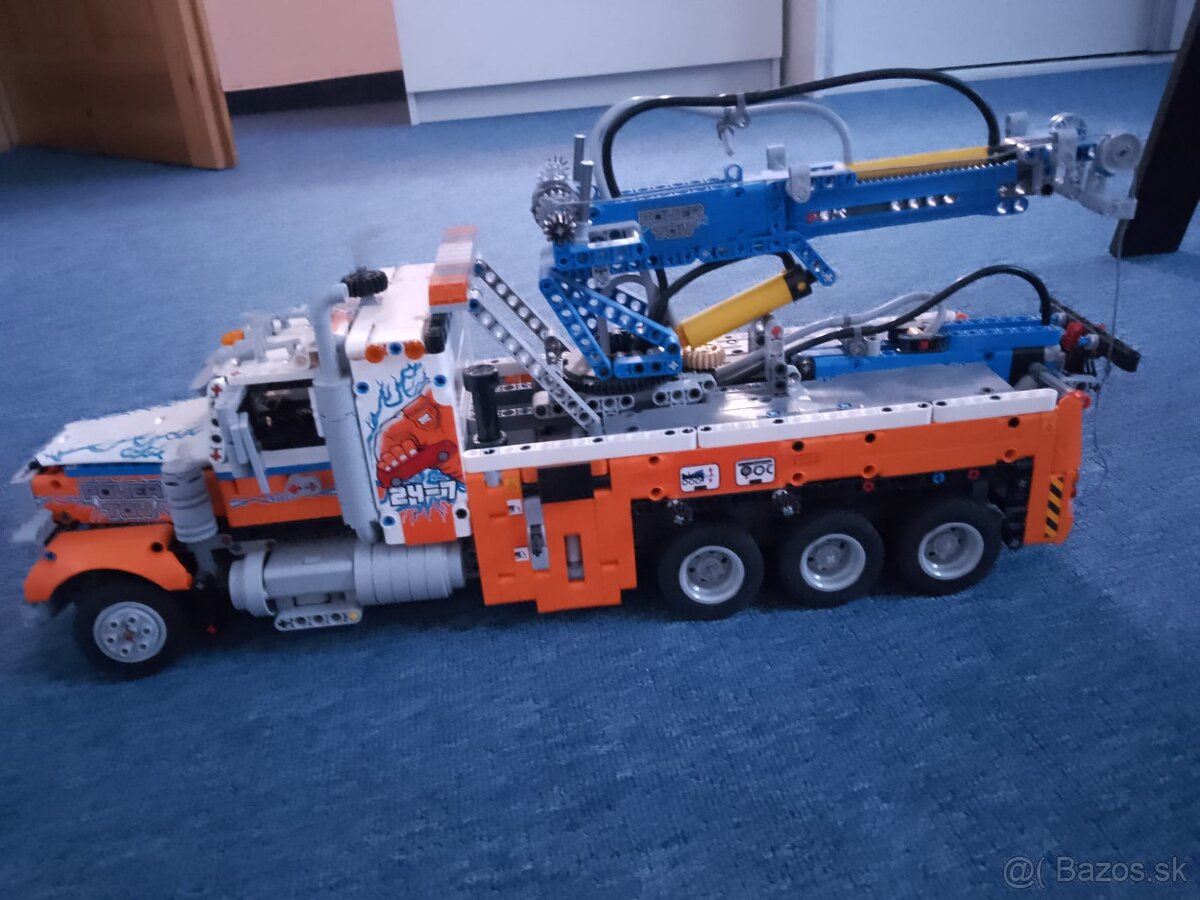 Lego  technic odťahovka c. 42128