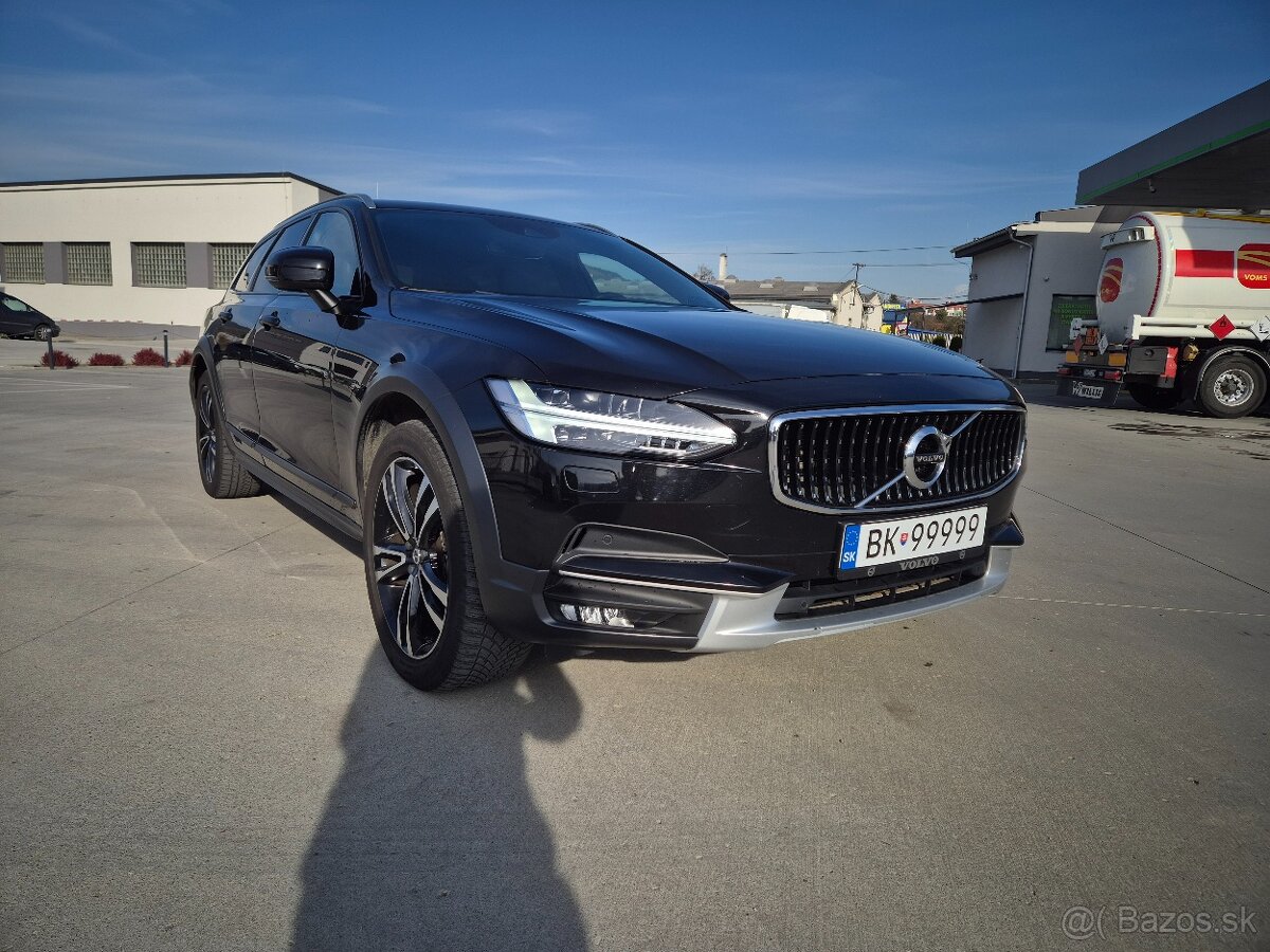 Volvo V90 cross country 4x4 - Kysucké Nové Mesto | Bazoš.sk