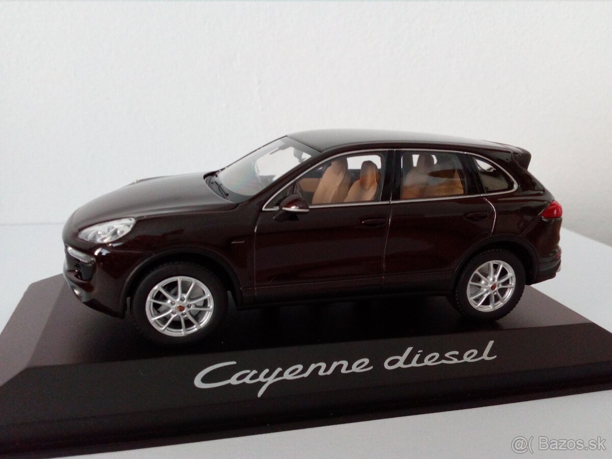 Predám model auta Porsche Cayenne 1:43.