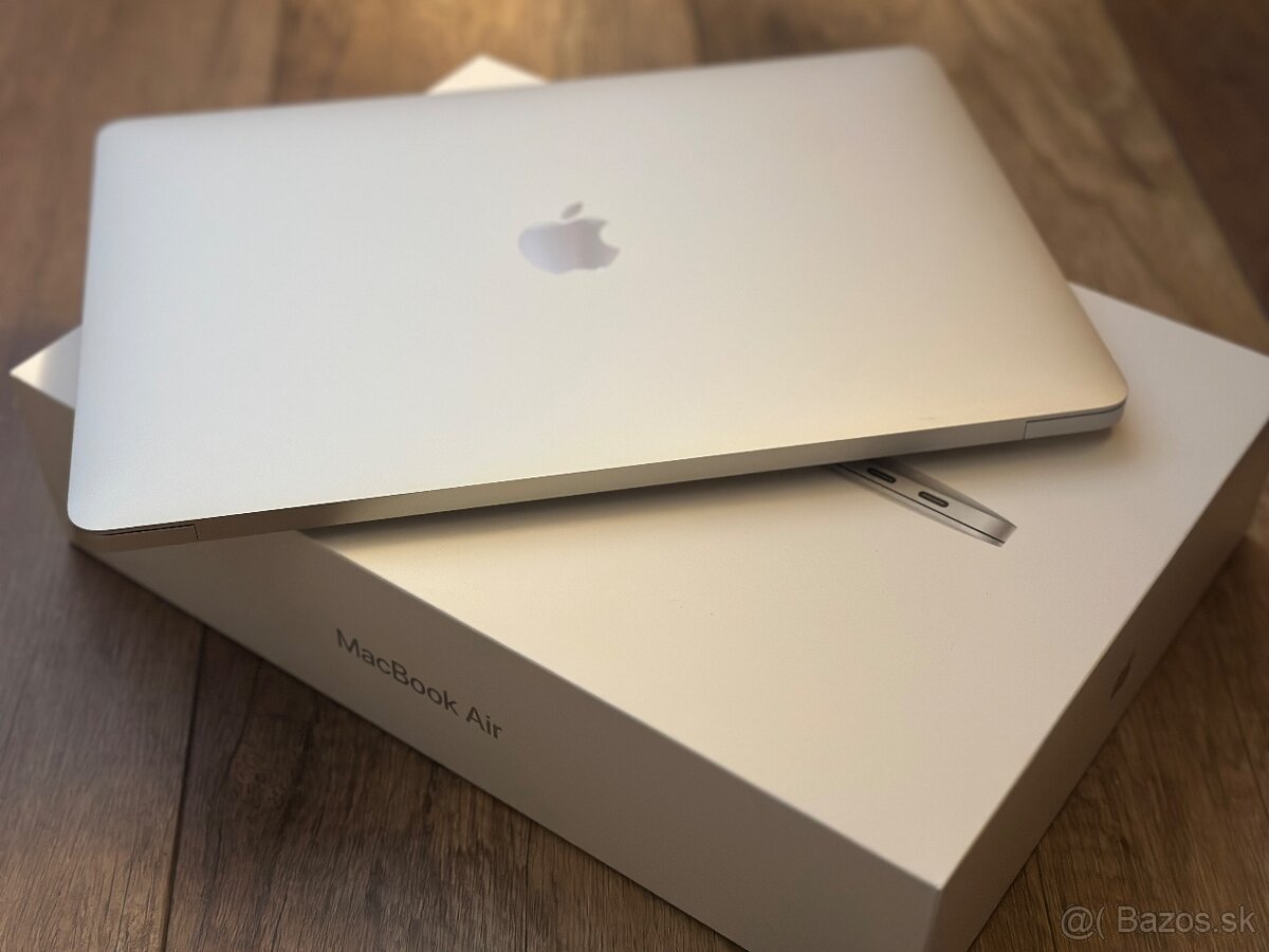 Macbook Air 13" i5 2019 s extra RAM 16GB