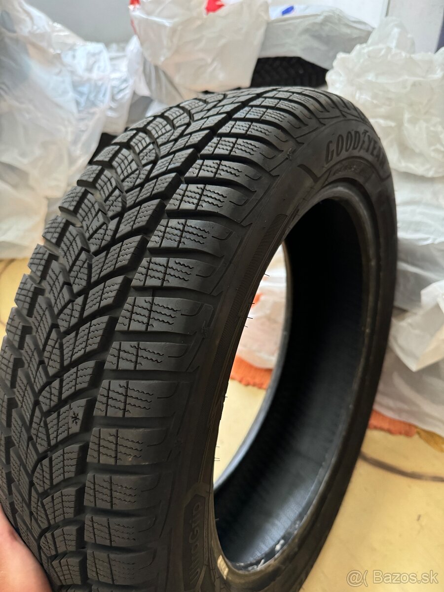 GoodYear 195/60 R18 zimné