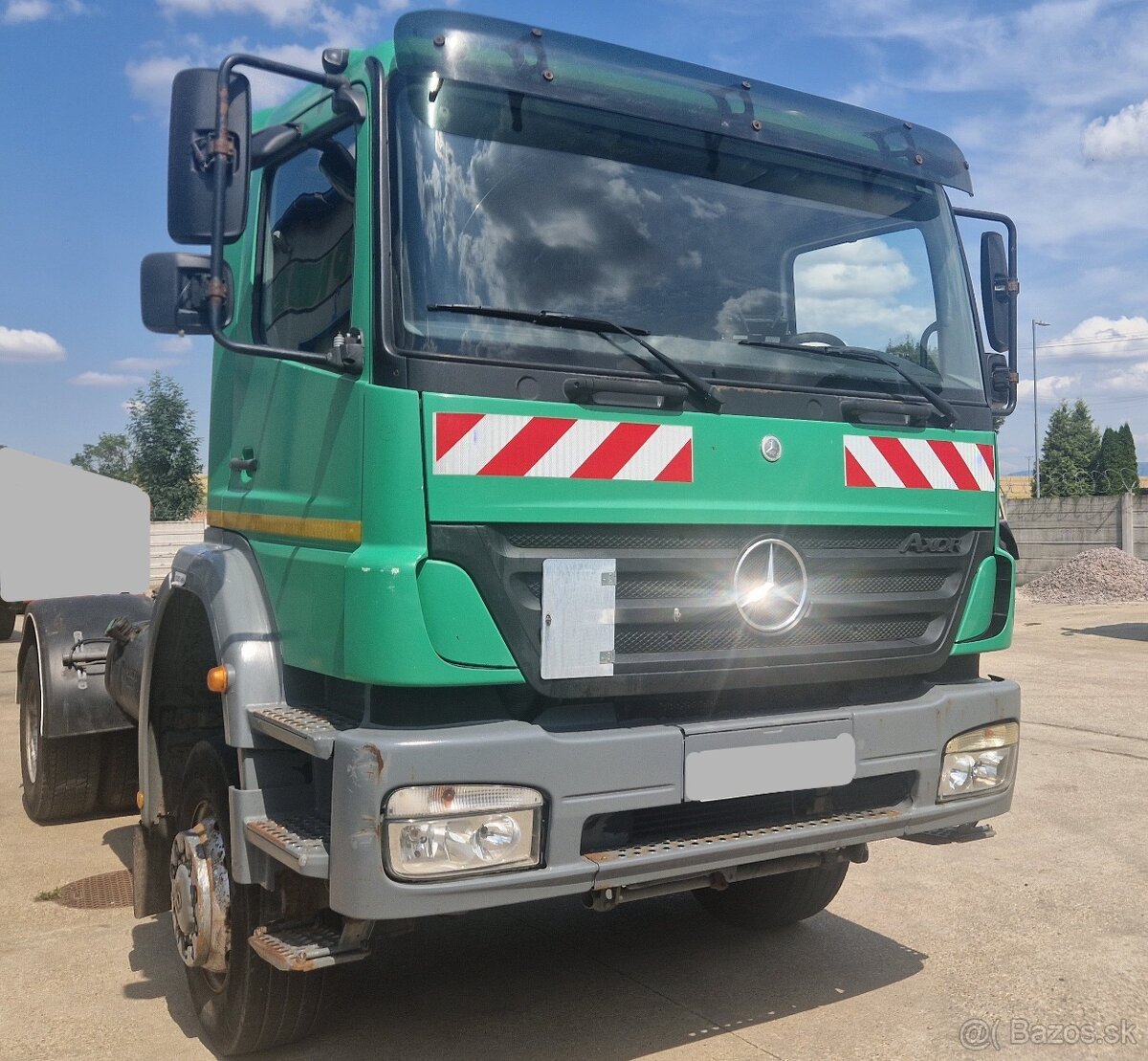 Predám Mercedes-Benz AXOR 1823 E3 4x4 podvozok