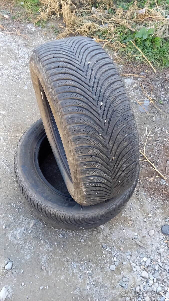 215/55r16 93 V  Michelin  zimne