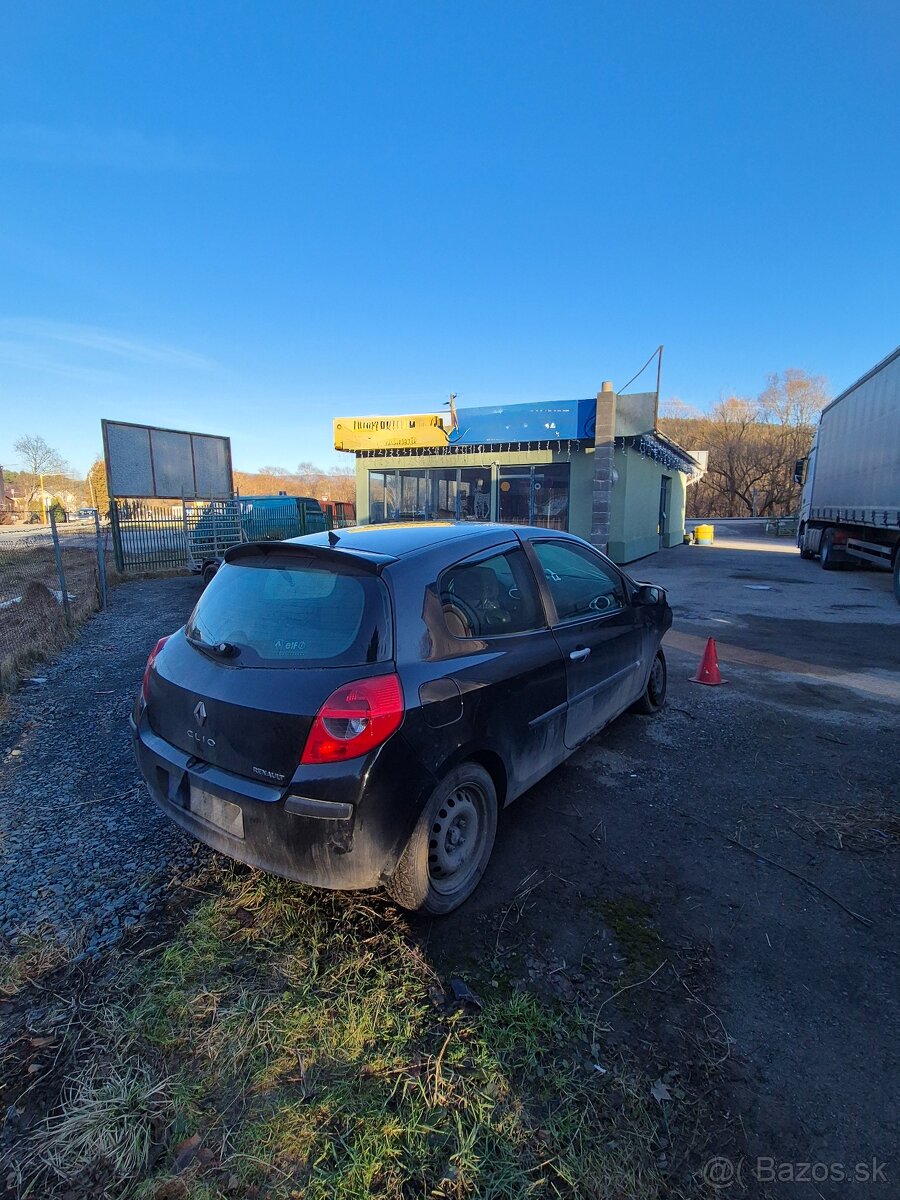 Renault Clio III 1.2 iba v celku