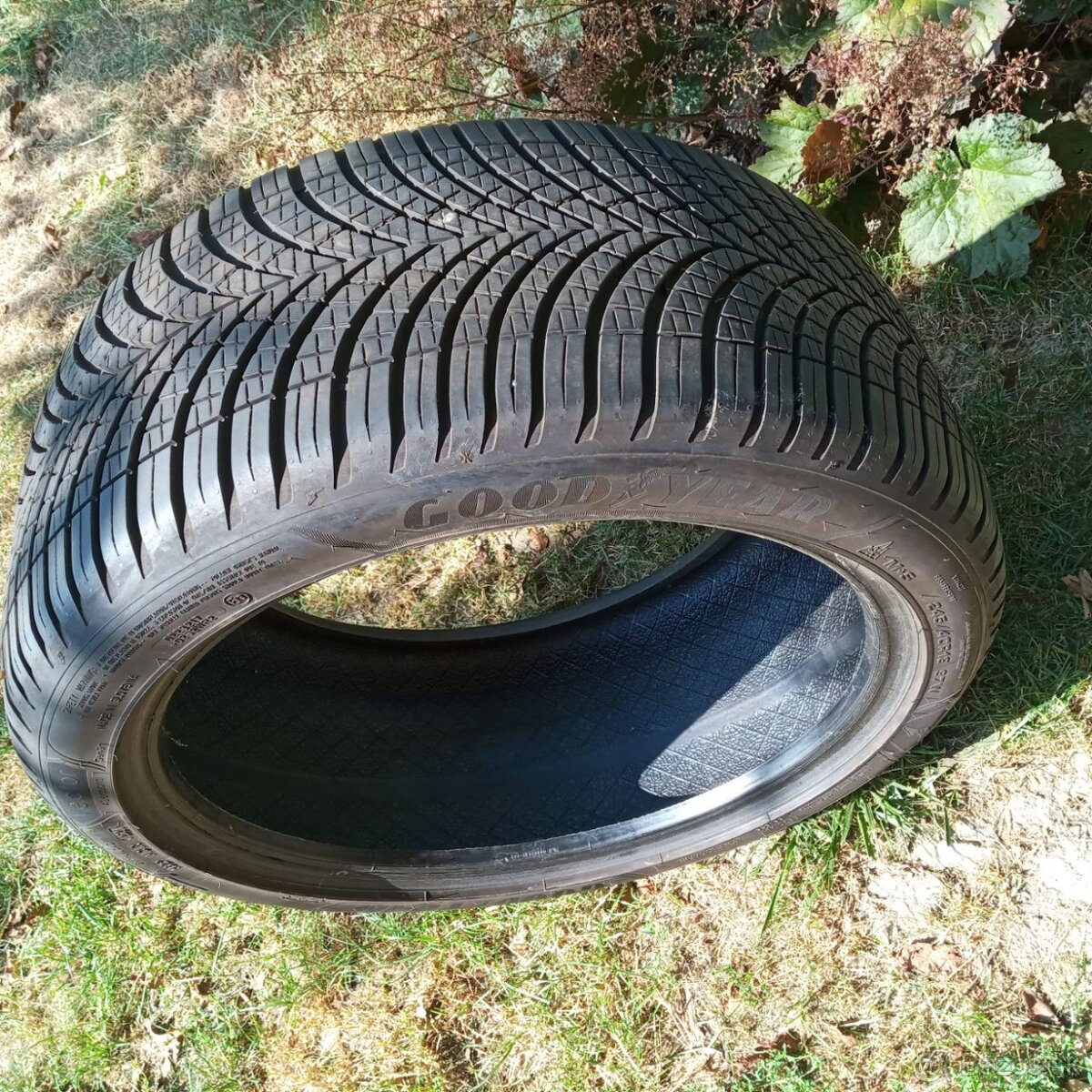 Pneu 245/40R18