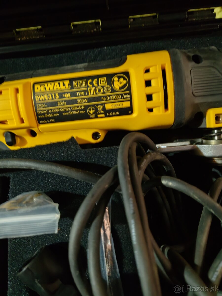 DeWALT DWE315KT Multitool Oscilačná brúska 300W a sada prísl