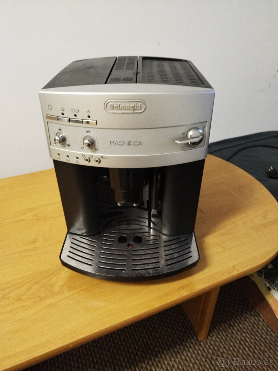 Automaticki kavovar Delonghi