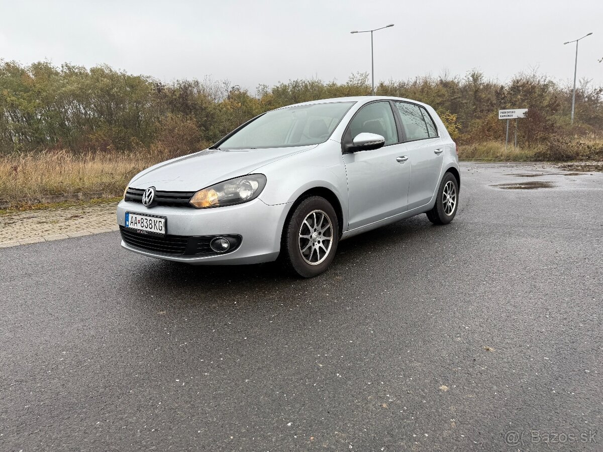 VW GOLF BENZÍN 1.4 59kW