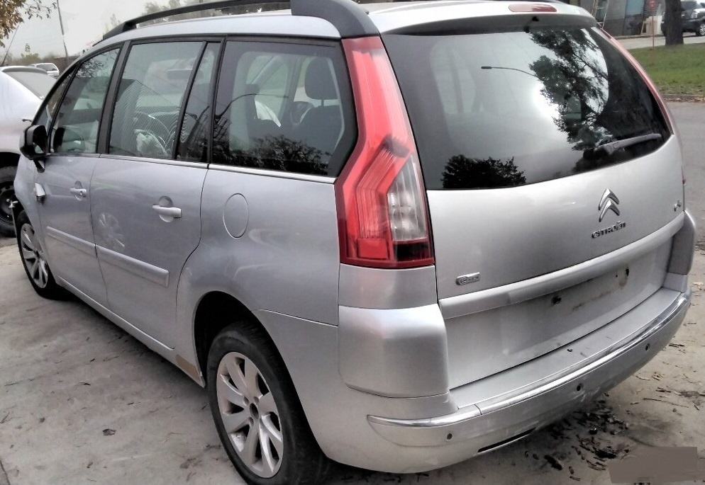 CITROEN C4 GRAND PICASSO 1.6 HDI 2012 predám MOTOR 9HR