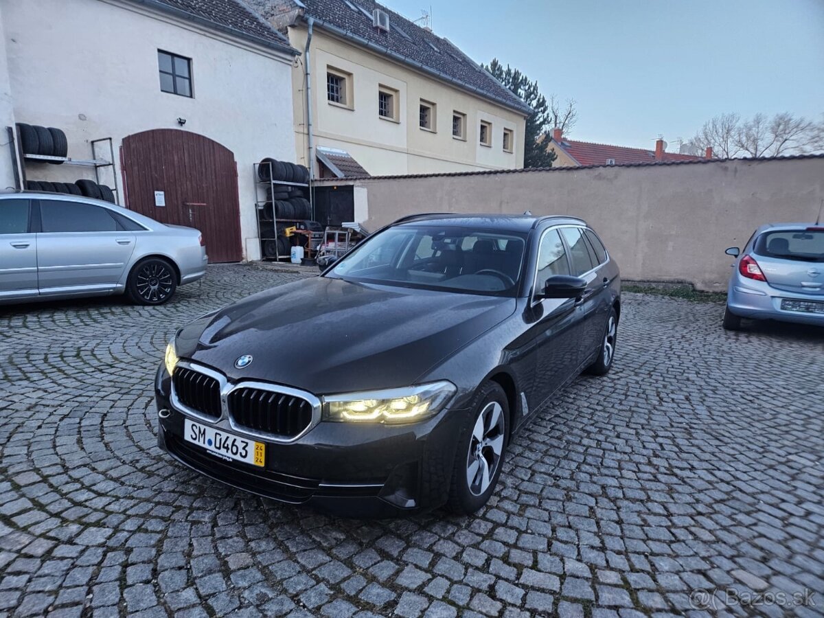 BMW 520 - poškozeno