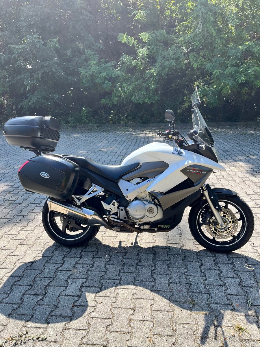 HONDA VFR 800 X CROSSRUNNER