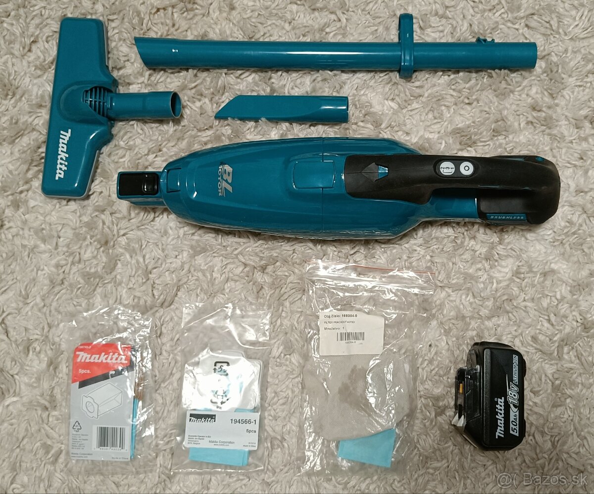 Aku vysávač Makita DCL 282 F + príslušenstvo