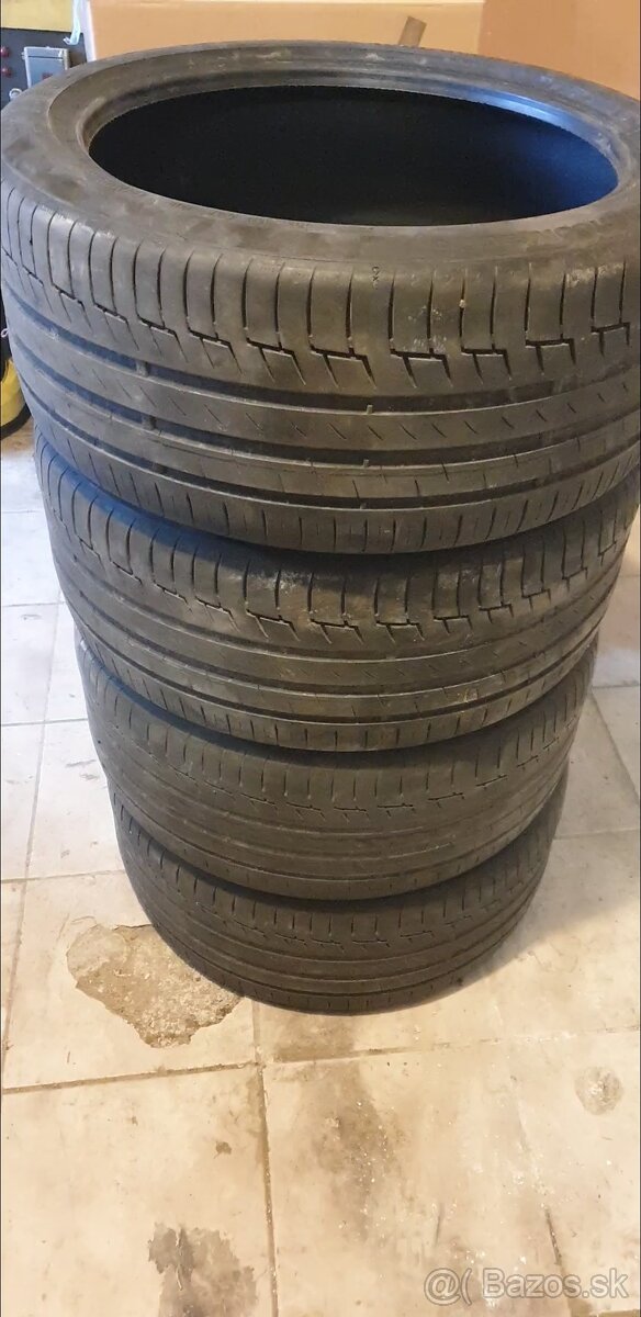 235/40 R 18  Continental