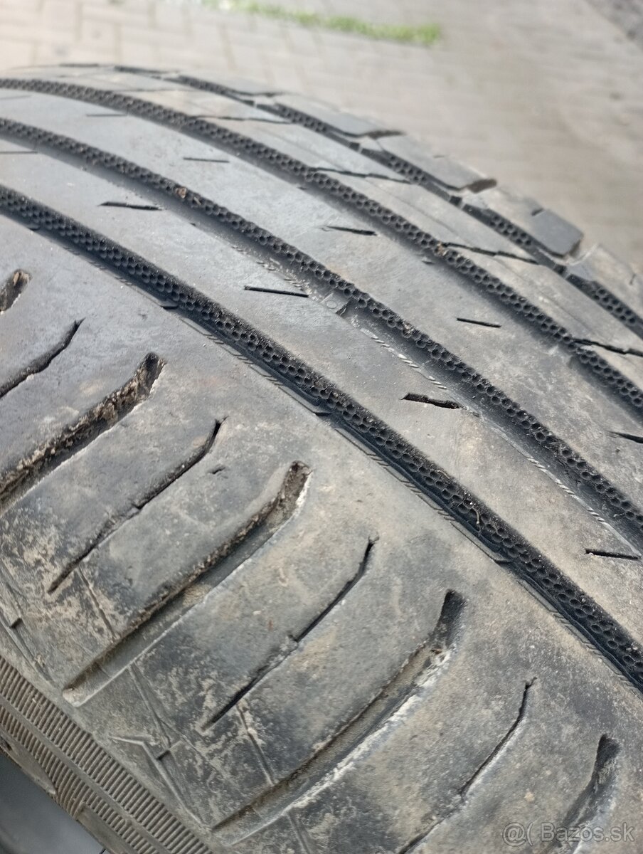 Letné 225/55 R19 Nokian