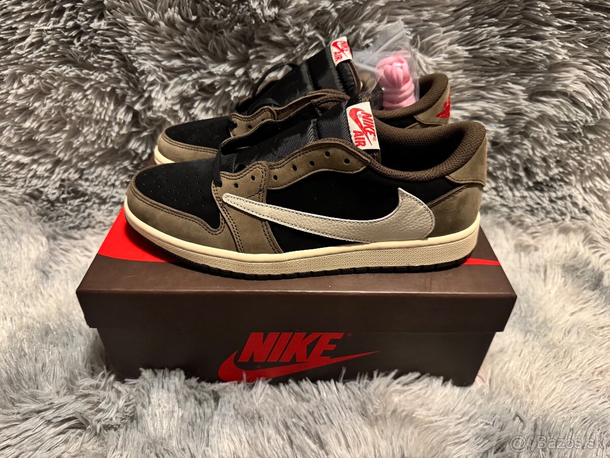 Jordan 1 Low Travis Scott Mocha