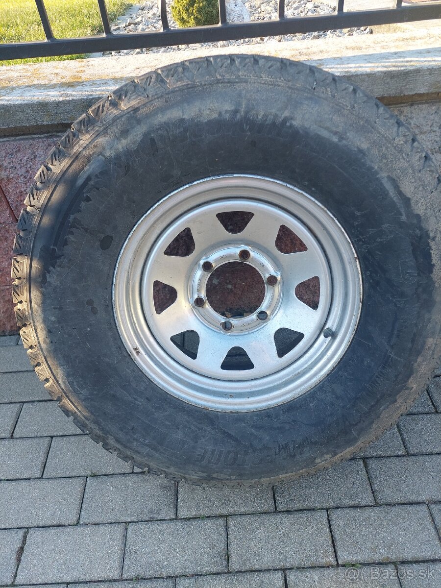 Bridgestone 265/70 r15 zimne na diskoch 6x139,7