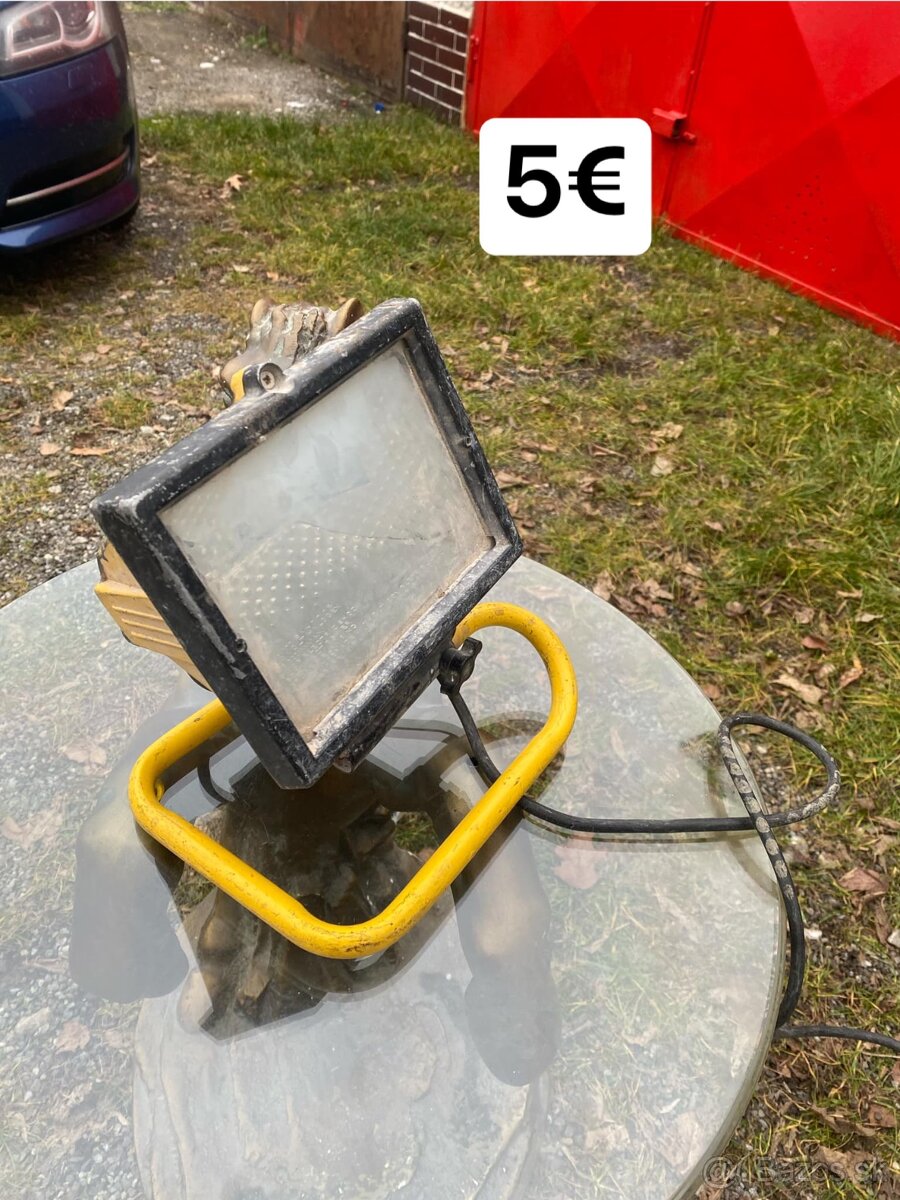 Lampa a svietidlo