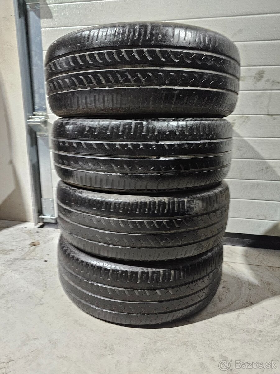 Letné Pneu Yokohama Bluearth 215/60 R16