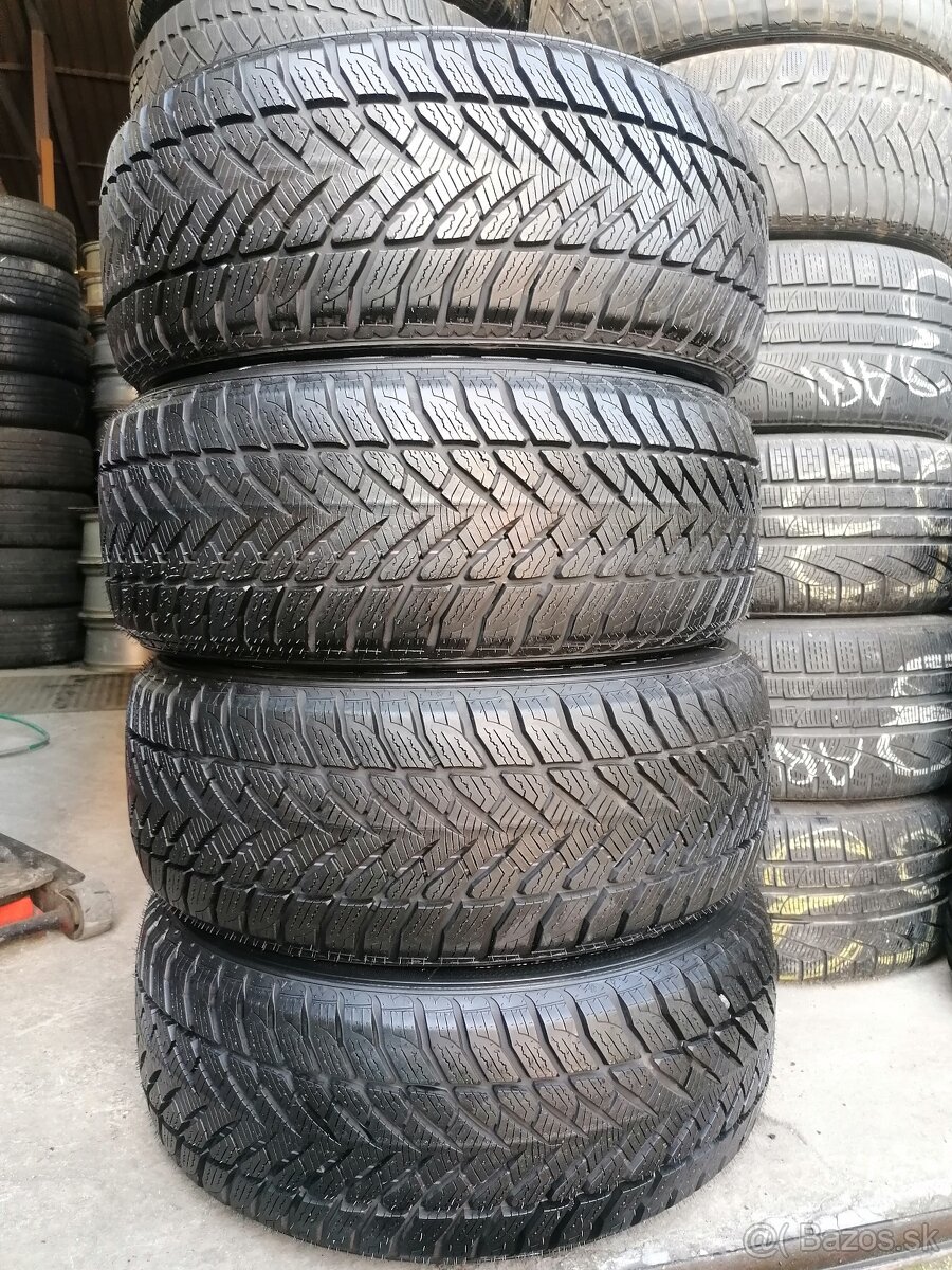 Zimné pneu = 235/55 R17 = GOODYEAR = NOVÉ