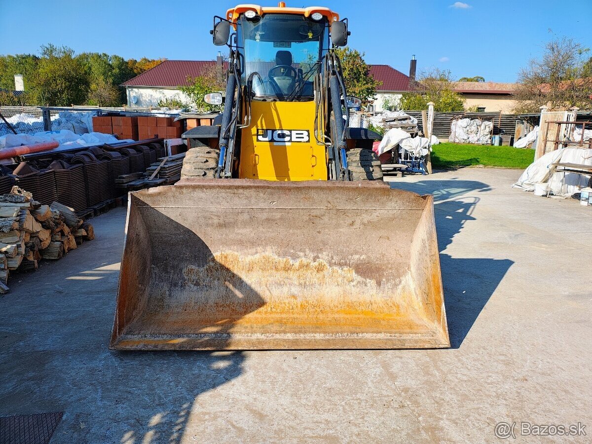 Predaj JCB nakladač 411 T4