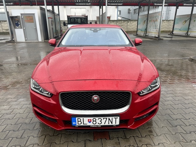 Jaguar XE 2.0 I4D Prestige AT