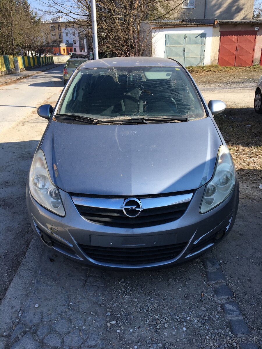 OPEL CORSA 1.2i 16V 80PS 102 000KM