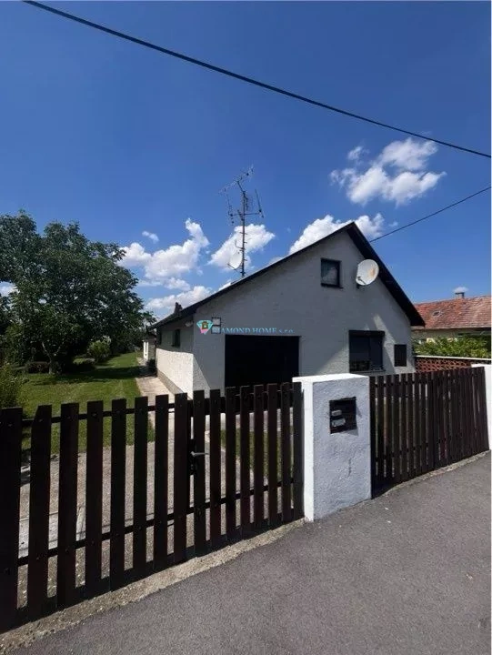 na predaj 4-izbový rodinný dom v tichej oblasti Dunajskej St