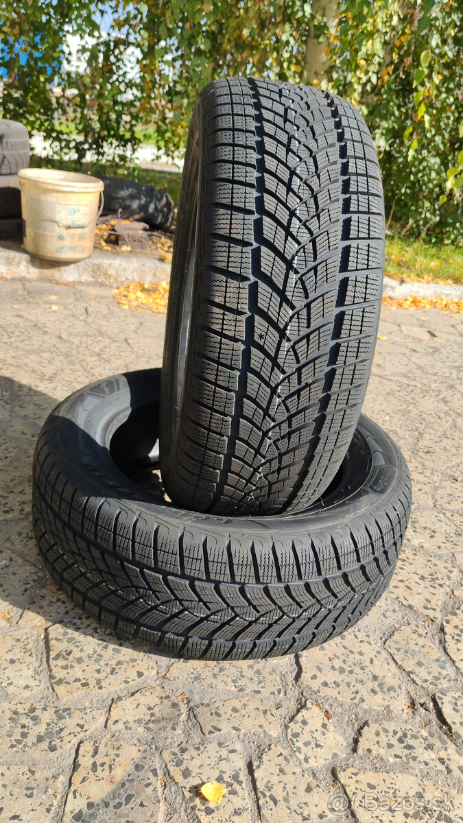 Zimné pneu 235/55 R17 --- GOOD YEAR