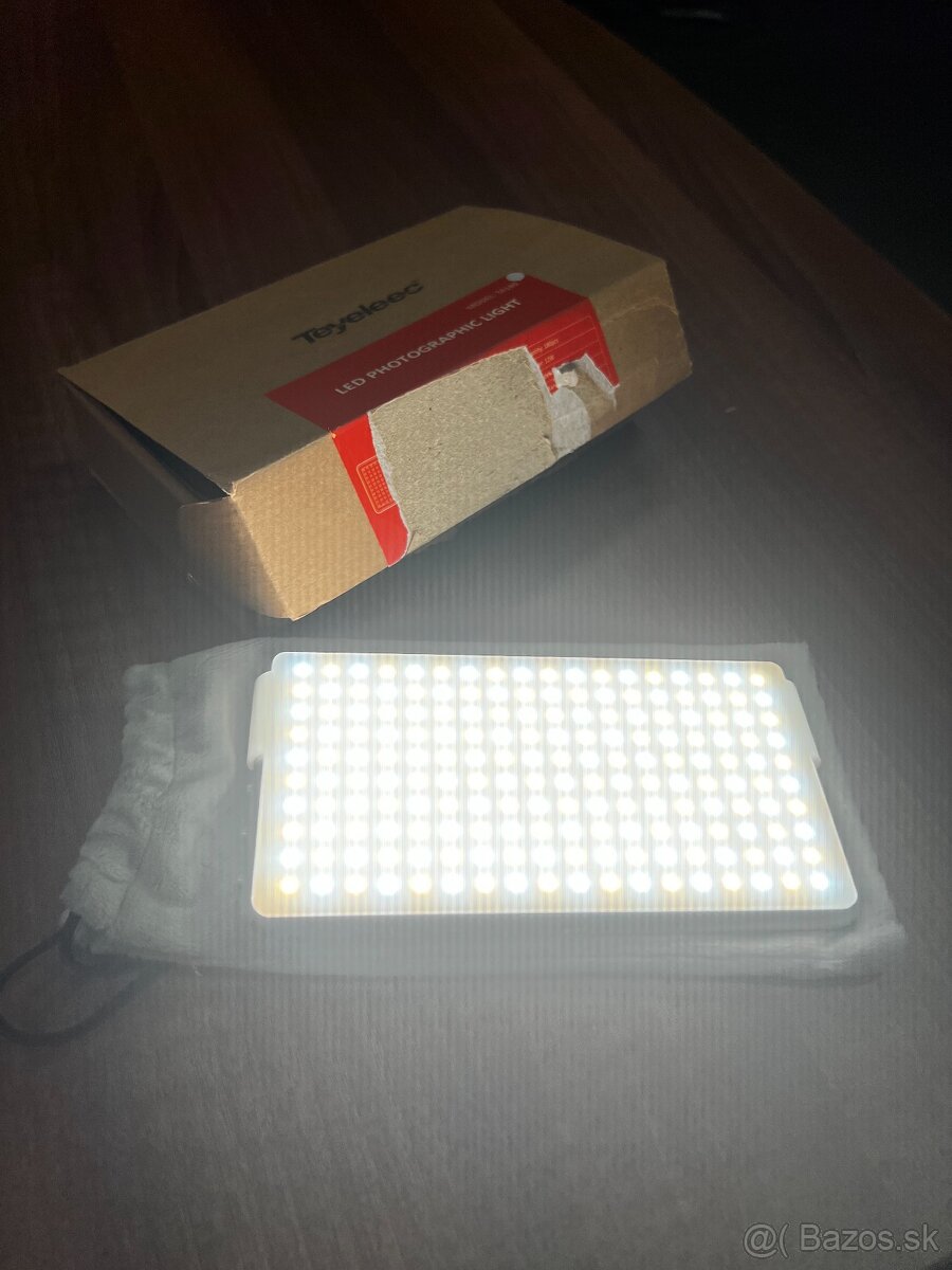 LED svetlo na fotoaparát Teyeleec TA180