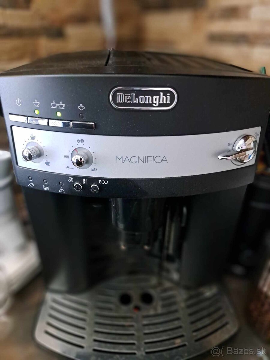 Kávovar Delonghi