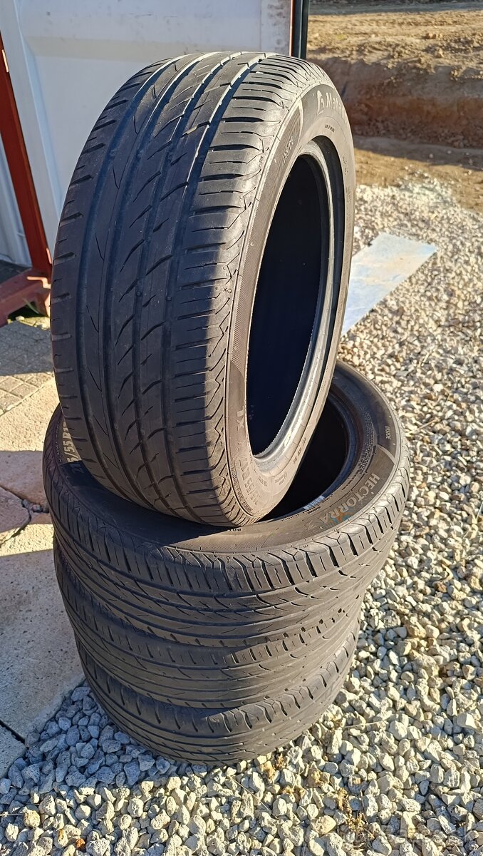 Pneumatika 215/55R17