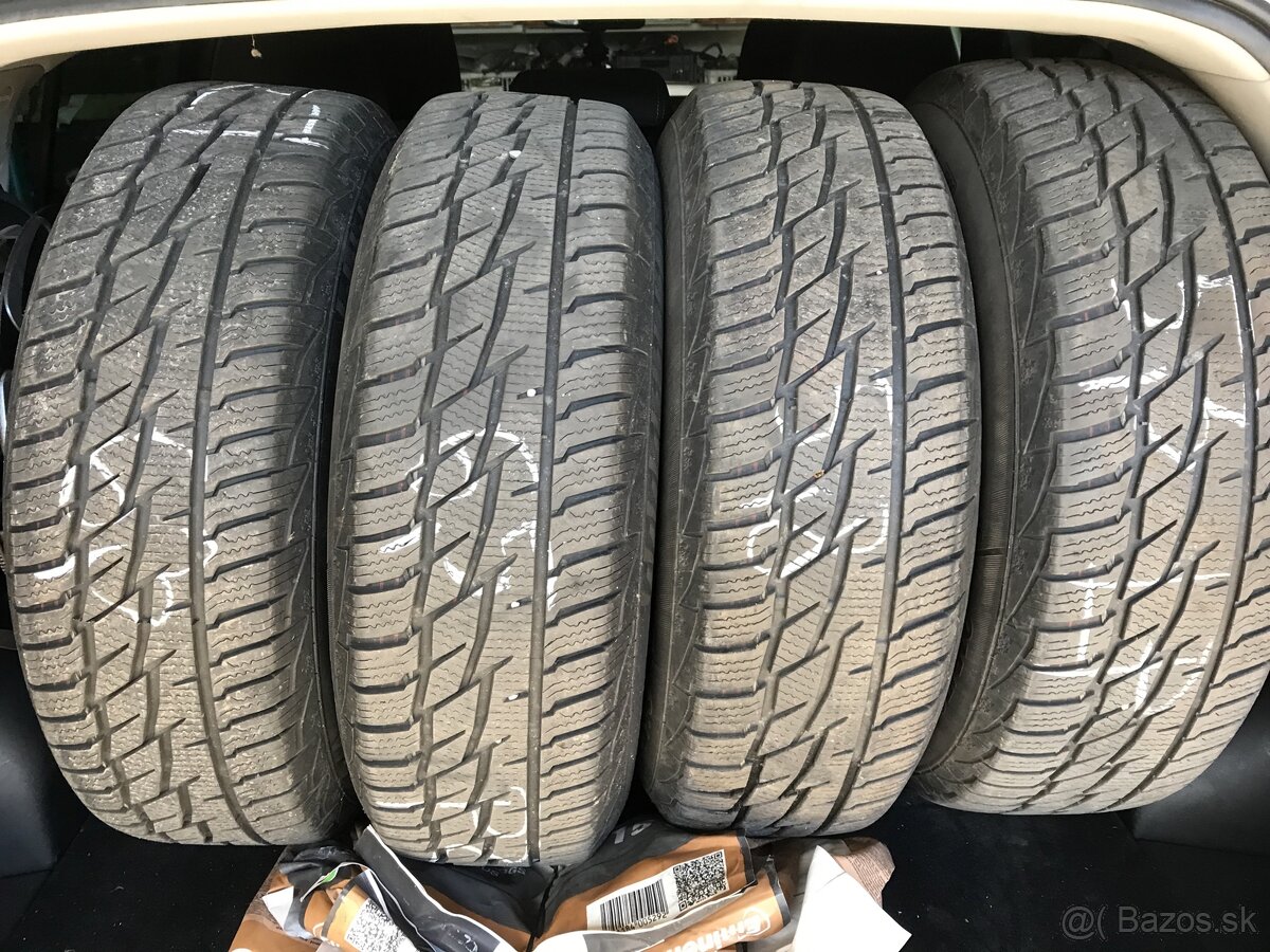 215/70 R16 zimne + disky 5x114.3 kia hyundai