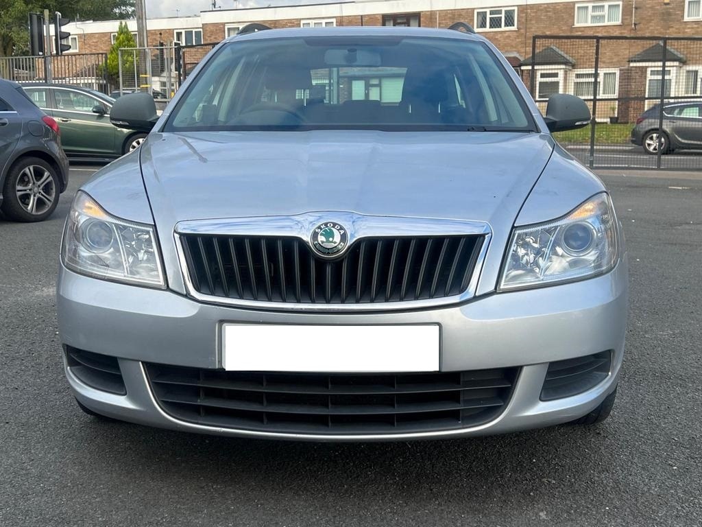 skoda octavia II strieborna 1,9 tdi 77kw bxe 2010 diely