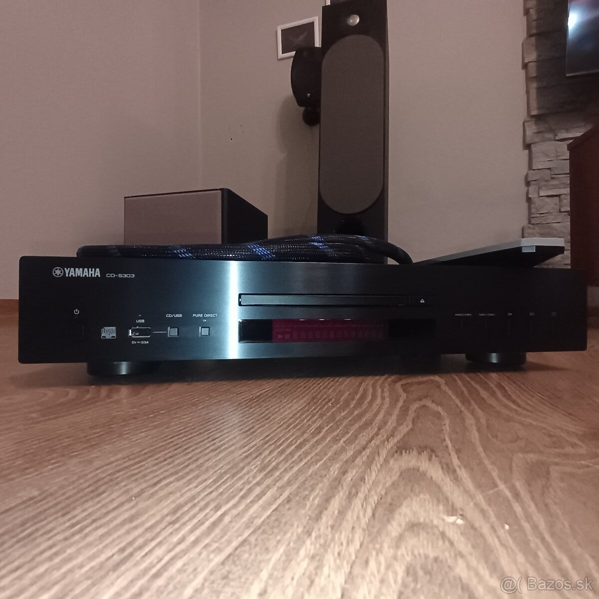 Predám HIFI cd prehrávač  YAMAHA s303 + ovladač