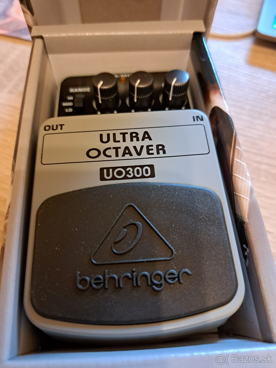 Behringer Ultra Octaver UO300 - Basový Efekt