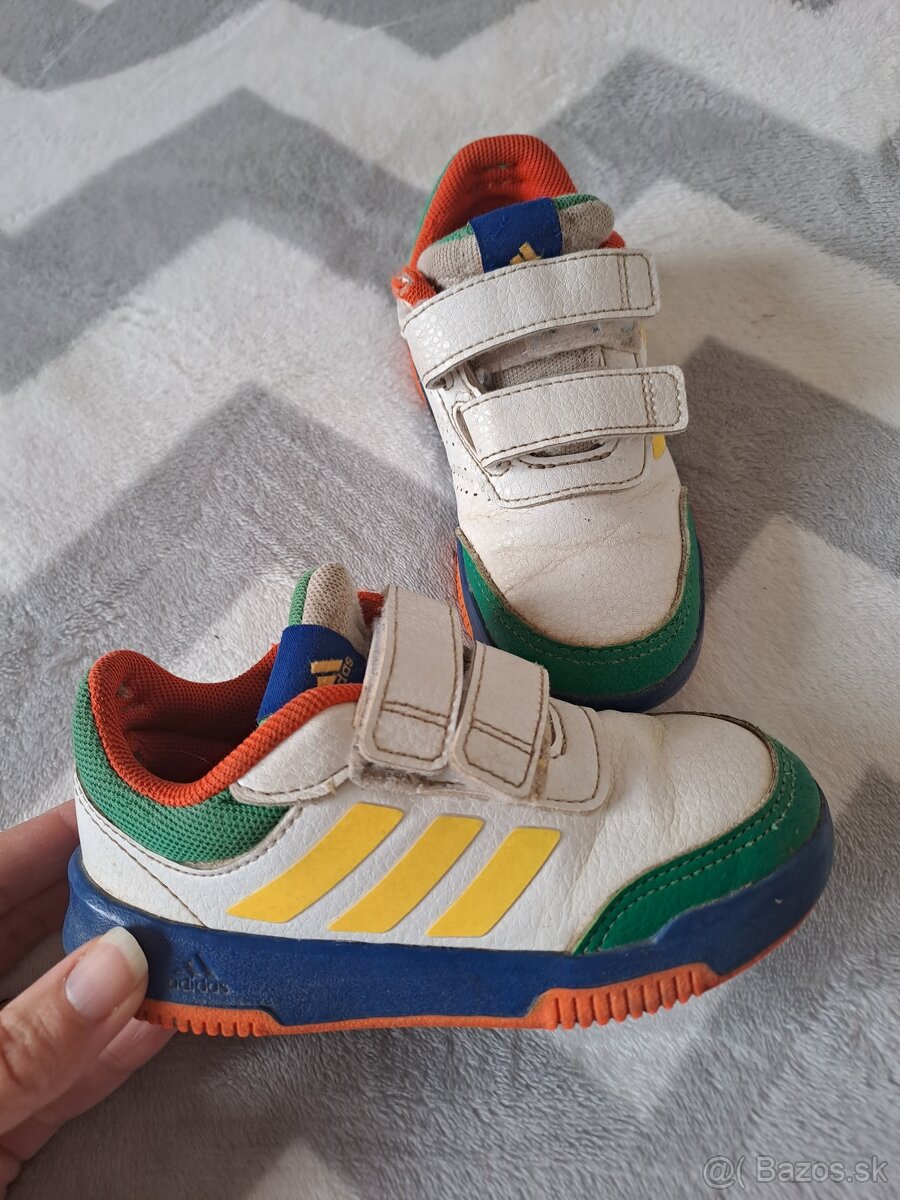 Adidas tenisky v.25